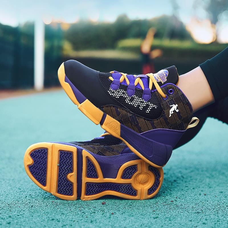 Sports Shoes