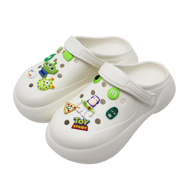 clog with charms